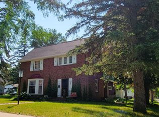 300 E 3rd St, Morris, MN 56267