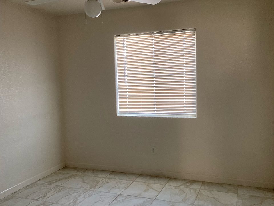 1st image of 400 N 1st Ave