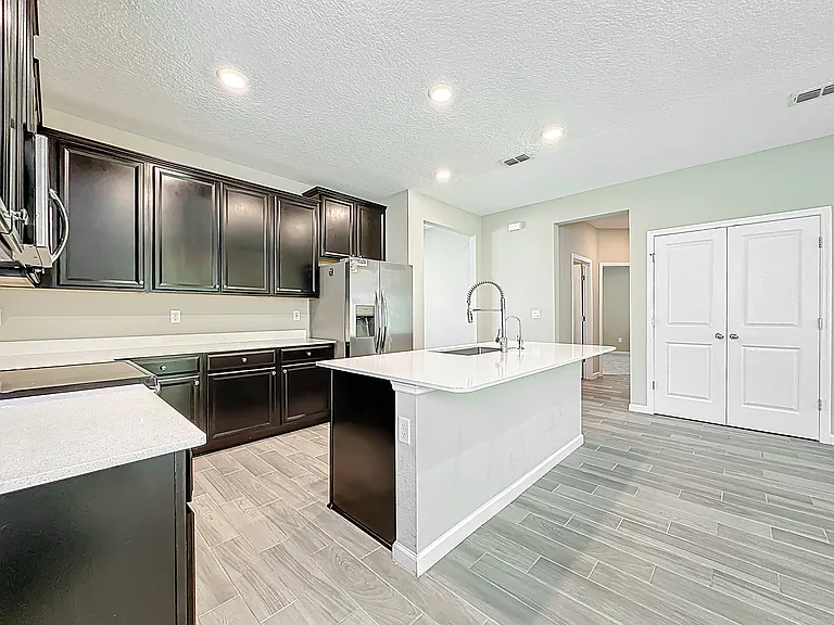 9504 Lovage Ln — Photo 11