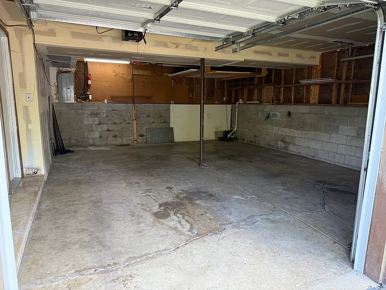2136 Jeffey Dr — Photo 33