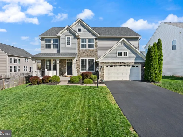 13870 Estate Manor Dr, Gainesville, VA 20155