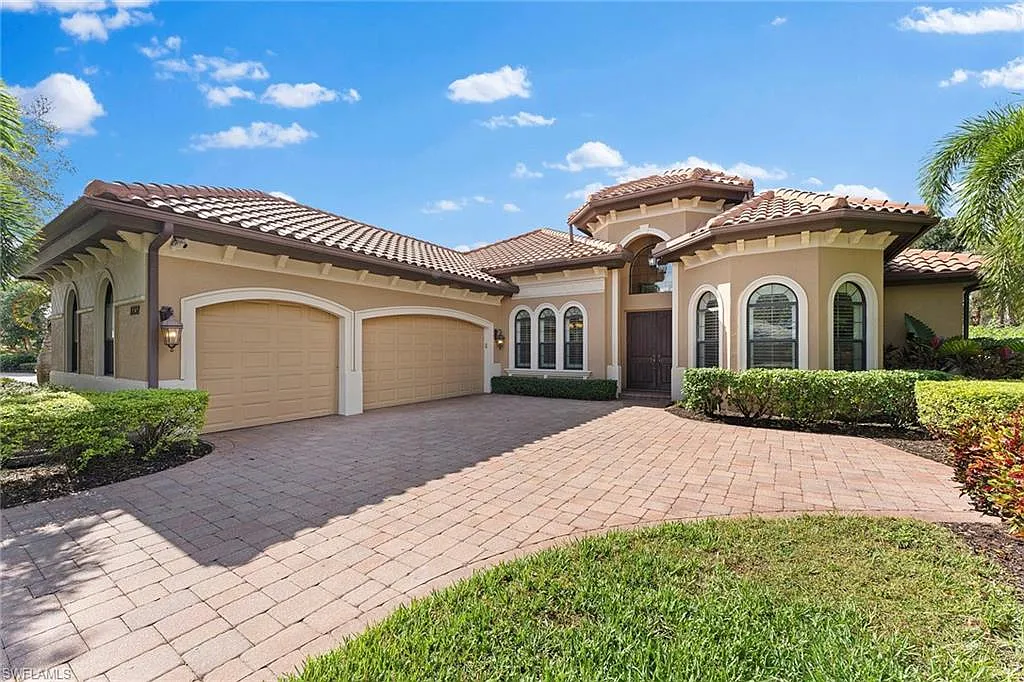 4 bed, 3.5 bath, 2726 sqft, $18,000 — Photo 1