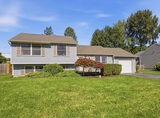 13 Inglesid Ln, Liverpool, NY 13090