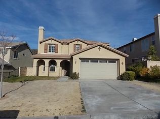 19725 Mathilde Ln, Saugus, CA 91350