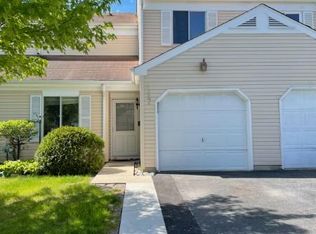 457 Minnesota Cir, Carol Stream, IL 60188