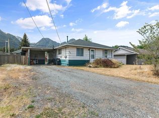 578 Thacker Ave, Hope, BC V0X 1L4