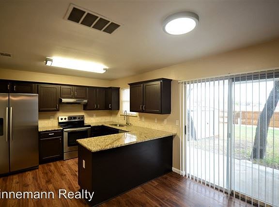 3rd image of 2712 Blackburn Dr