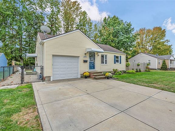 3rd image of 36842 Saint Clair St