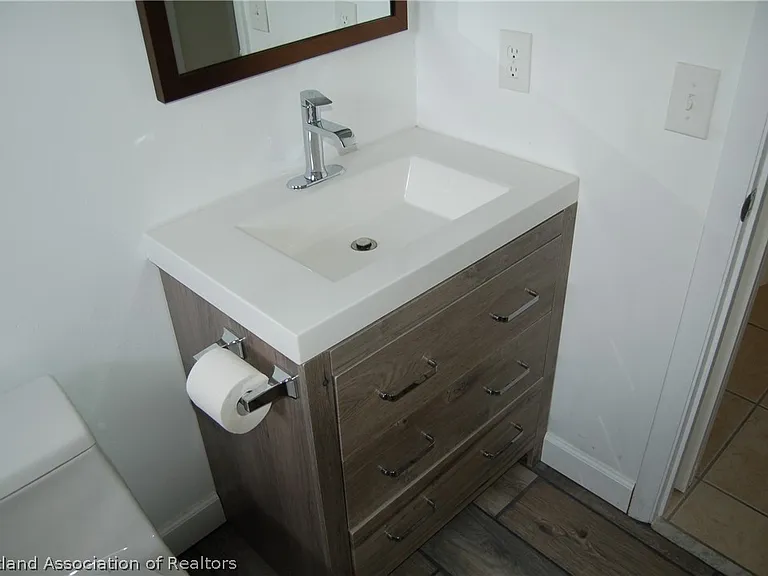 107 Lavender Ave — Photo 8