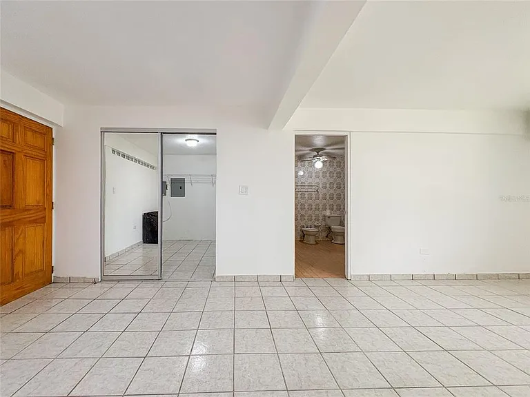 4 Laurel — Photo 5
