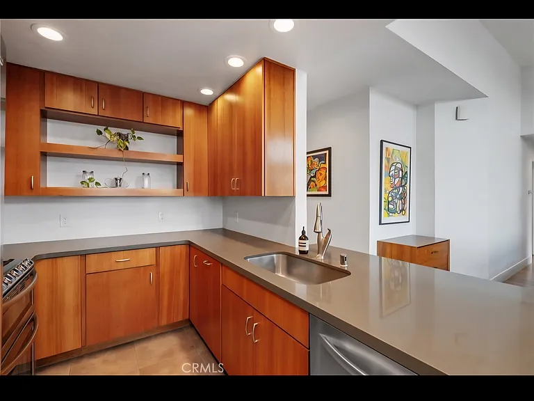 1310 N Detroit St #406 — Photo 6