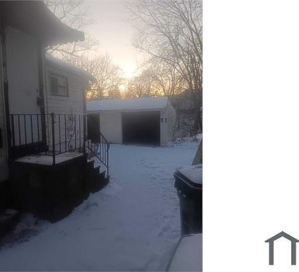4th image of 133 Charles Ct #1