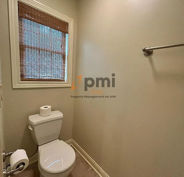 827 Veterans Ln — Photo 13