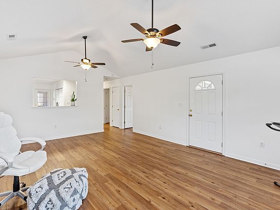3rd image of 212 Woodruff Park Ln
