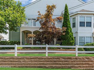 237 Tulip Ln, Freehold, NJ 07728