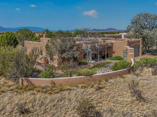 85 Herrada Rd, Santa Fe, NM 87508