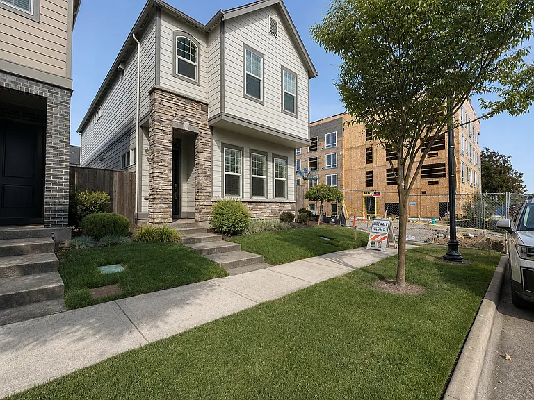 11571 SW Barber St — Photo 1