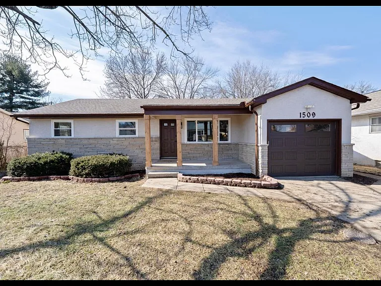 1509 Walkath Dr — Photo 2