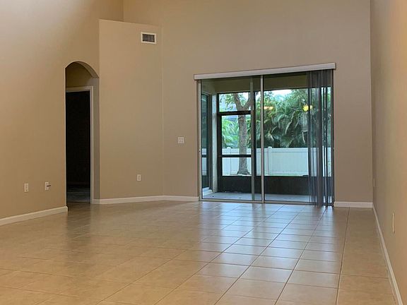 3rd image of 3190 Arden Cir #3190