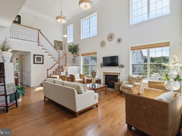 4845 E Blossom Dr, Doylestown, PA 18902