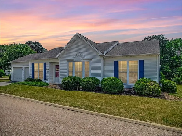 26 Beechwood Drive, Waterford, CT 06385