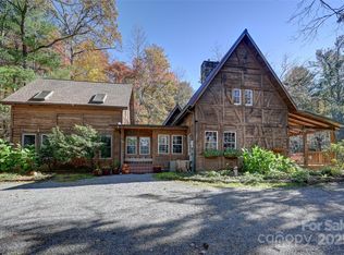 24 Wood Lake Dr, Fairview, NC 28730