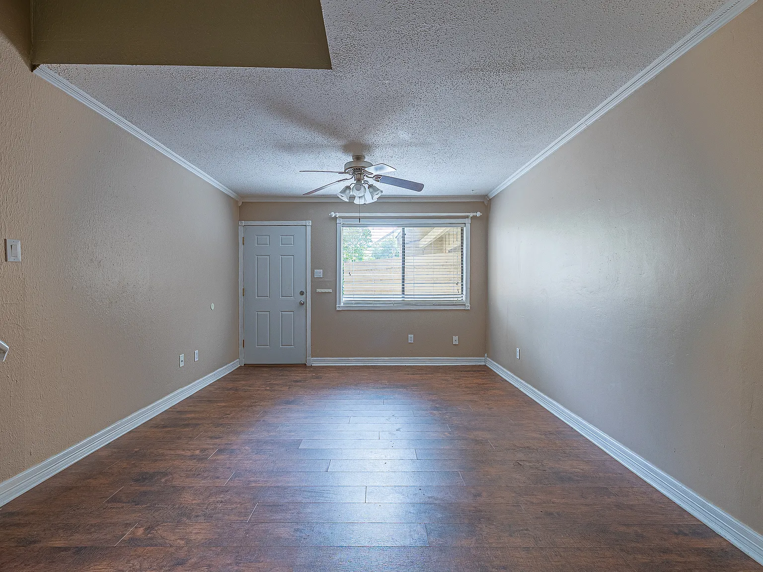 4403 Carter Creek Pkwy unit 2 — Photo 2
