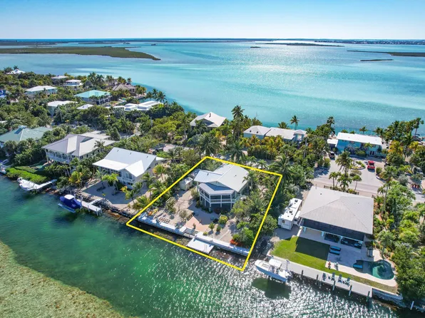 345 S Point Dr, Sugarloaf Key, FL 33042