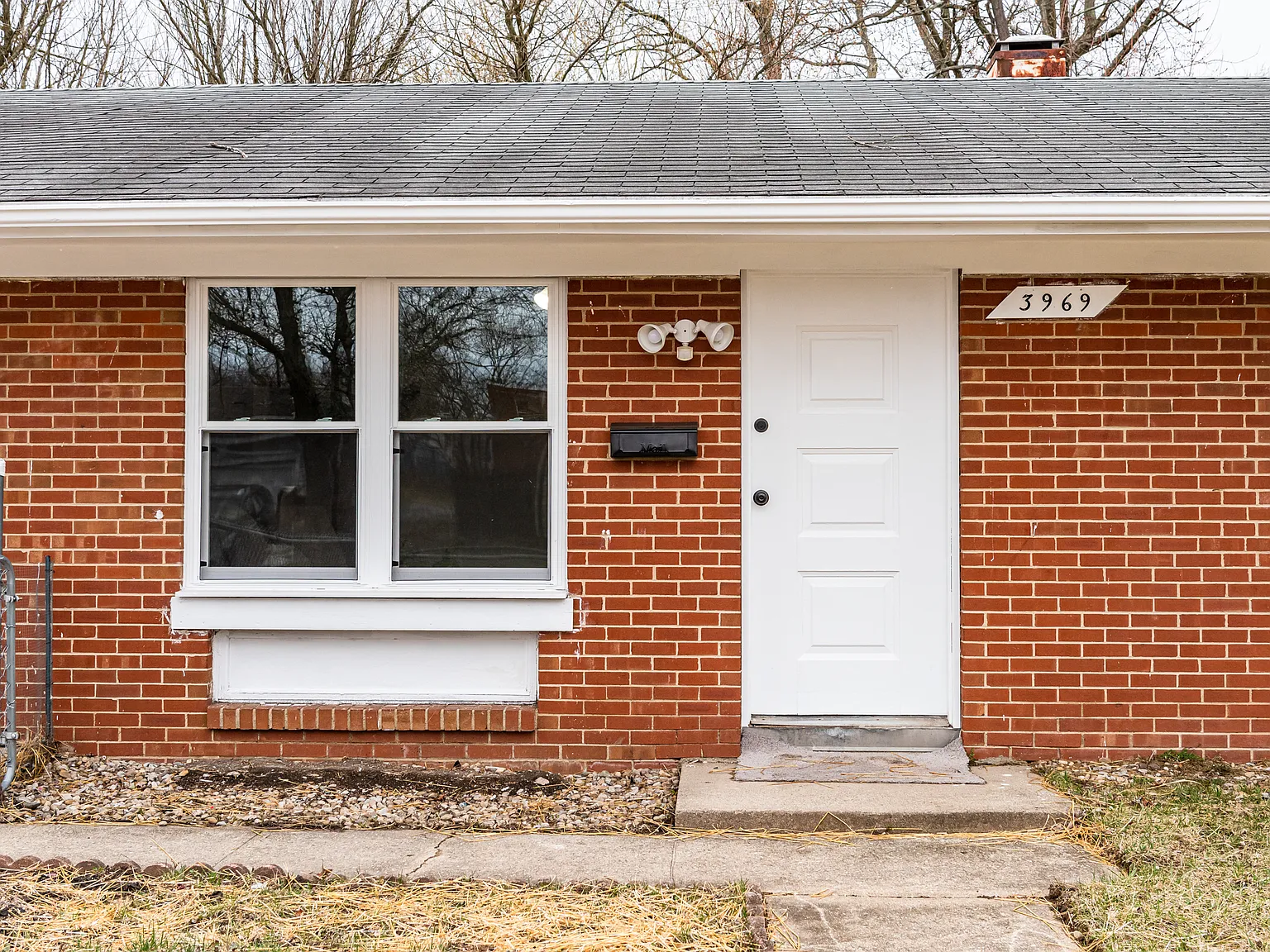 3 bed, 1000 sqft, $1,200 — Photo 3