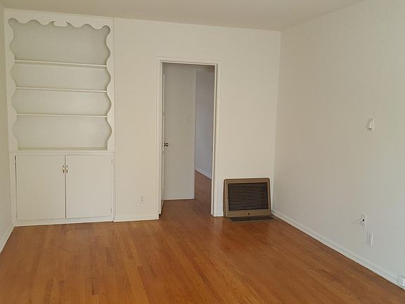 2nd image of 5244 Comercio Ave