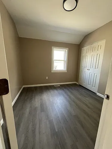 85 Mill St Photo 1