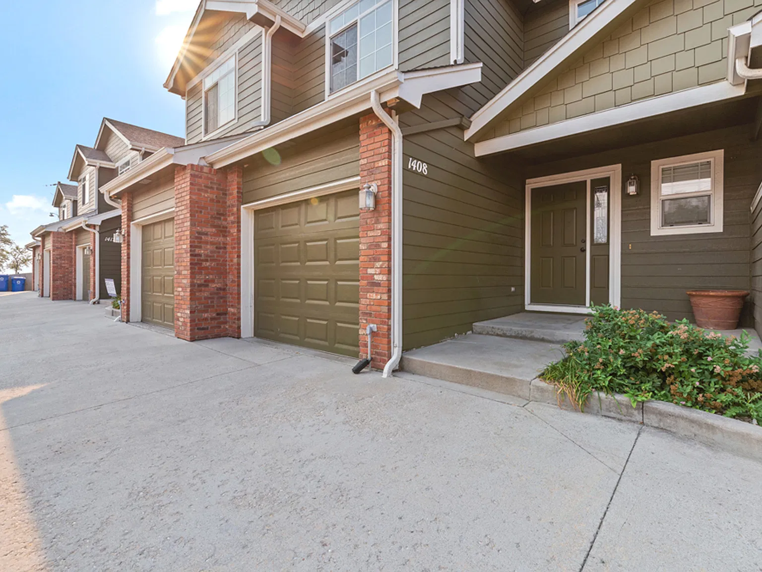 3 bed, 3.5 bath, 1698 sqft, $2,150 — Photo 4