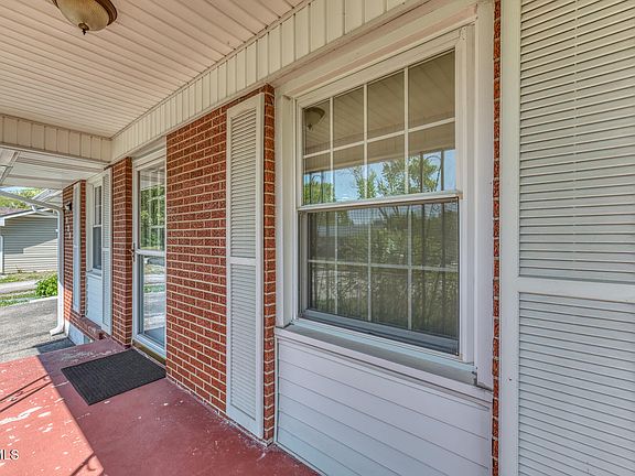 5th image of 171 Reedy St