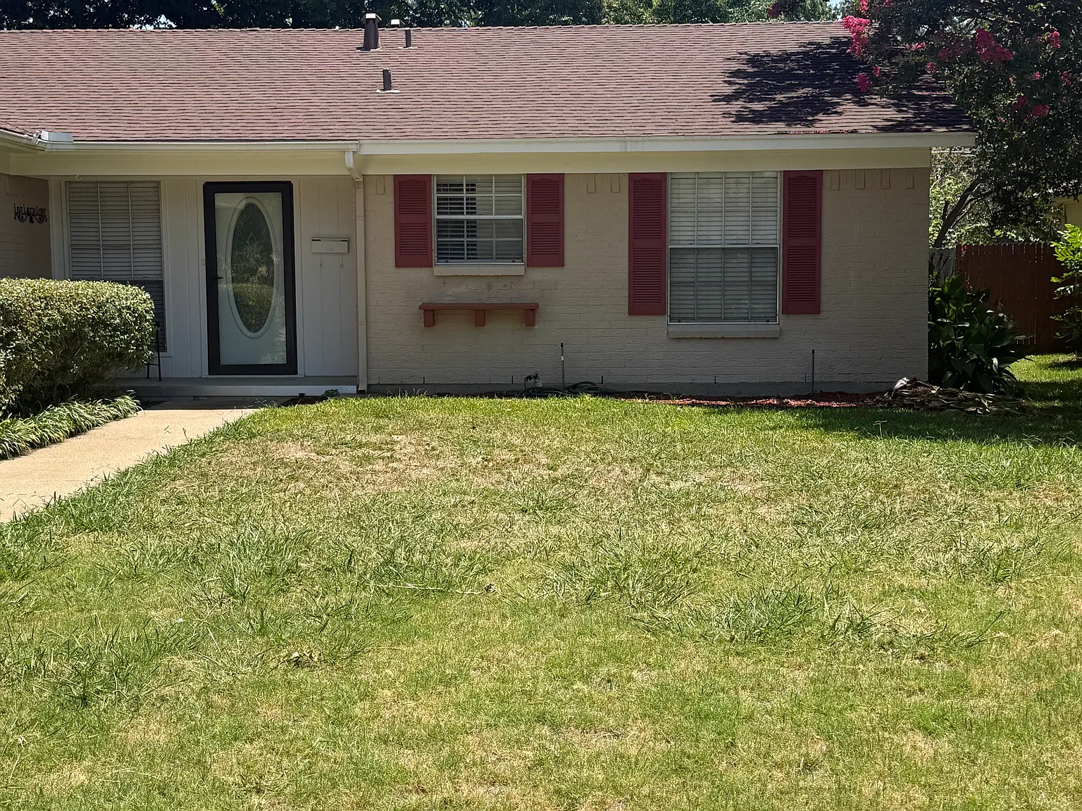 3 bed, 1642 sqft, $2,400 — Photo 2