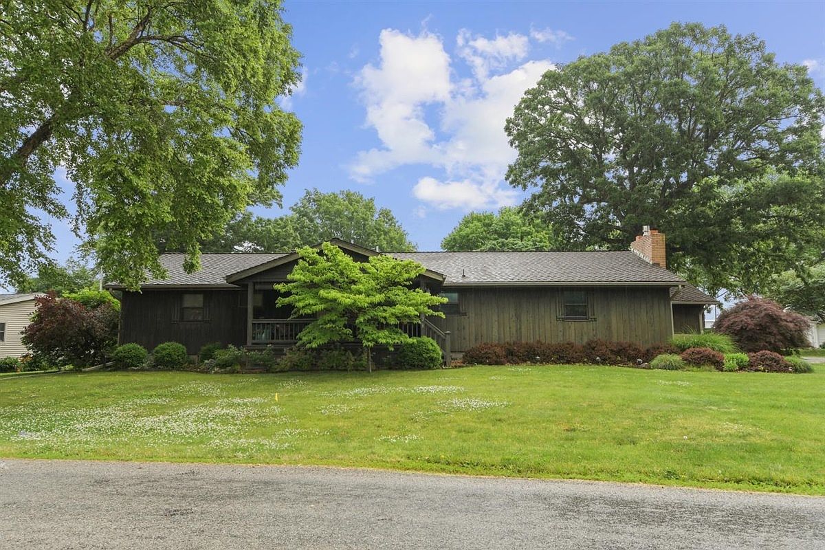 213 Matteson Dr, Villa Grove, IL 61956 Zillow