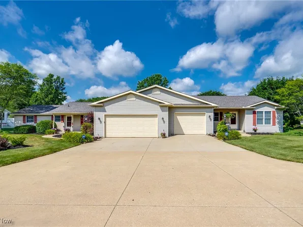 13791 Market Ave N, Hartville, OH 44632