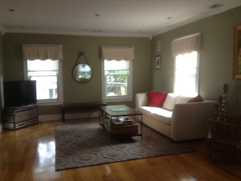 2nd image of 9 Pearl St #2