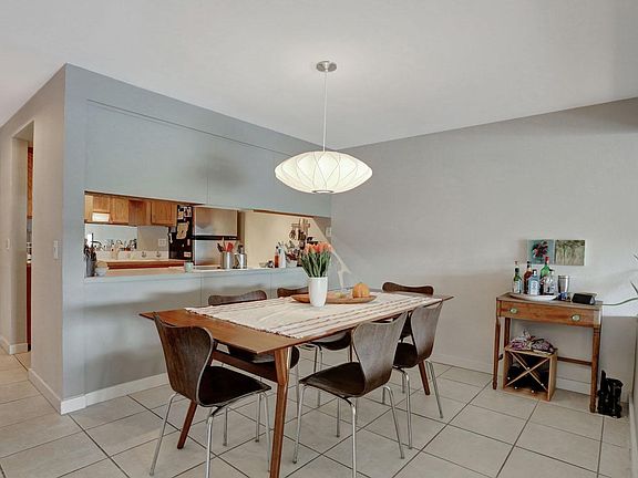 3rd image of 2253 Gilman Dr W APT 404