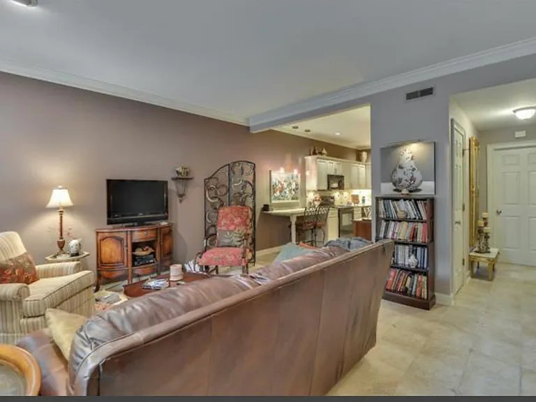 3110 W End Cir #13 — Photo 3