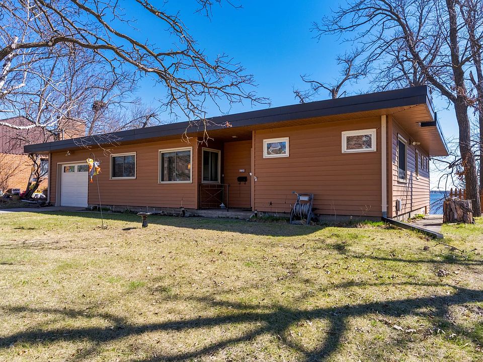 1st image of 2120 Birchmont Dr NE