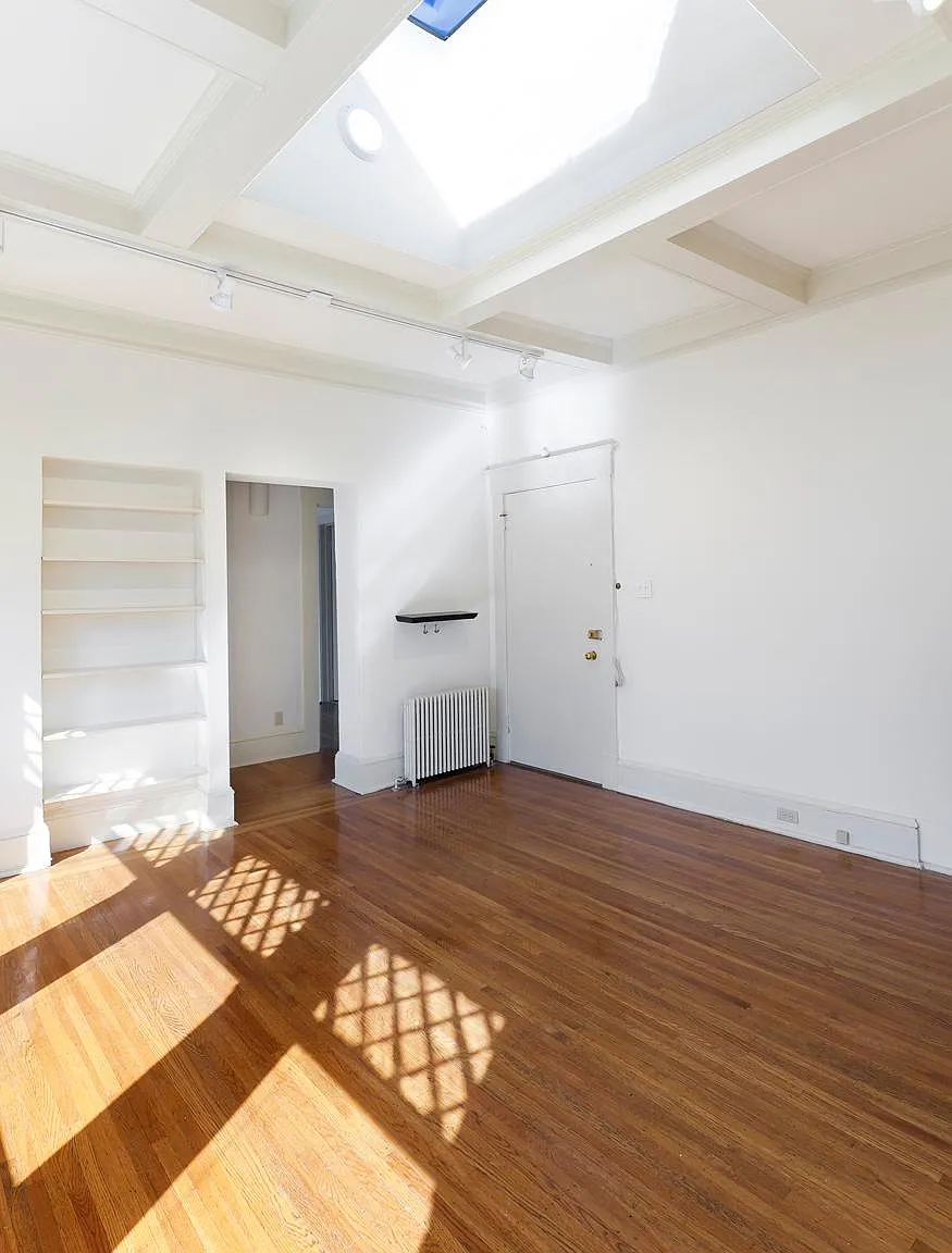 2 bed, $9,495 — Photo 4