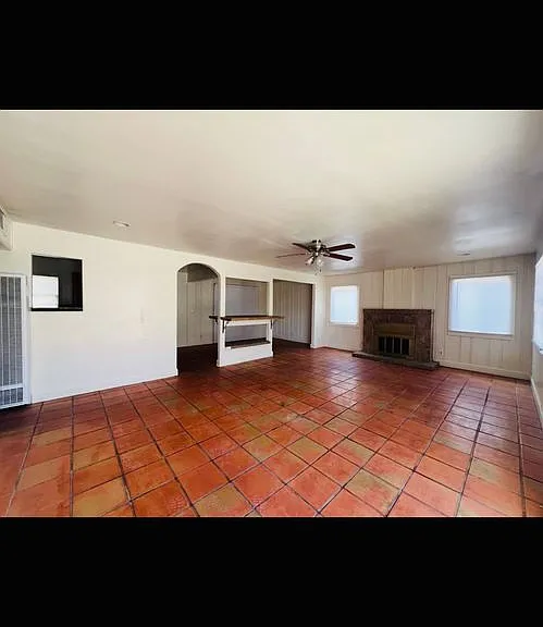 25567 W Main St — Photo 3
