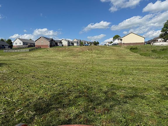 4th image of 128 Oak View Dr