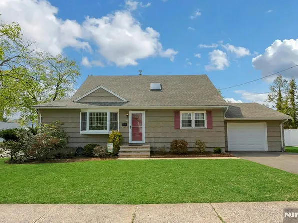 16 Addicks Rd, Westwood, NJ 07675