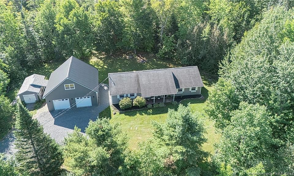1st image of 122 Fawn Cres