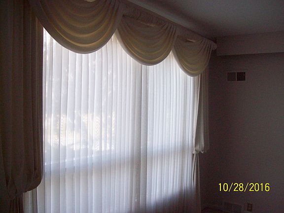 3rd image of 22461 Twyckingham Way