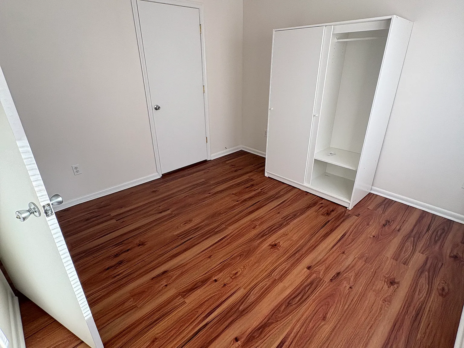 4 bed, 1368 sqft, $950 — Photo 2