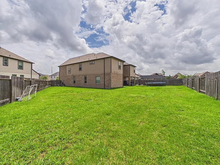24711 Miltonwood St — Photo 50
