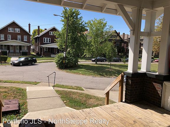 3rd image of 434 E 15th Ave