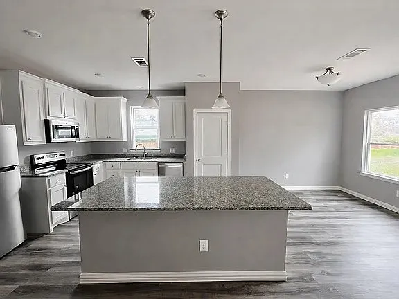 2109 Bluebonnet Ave — Photo 4